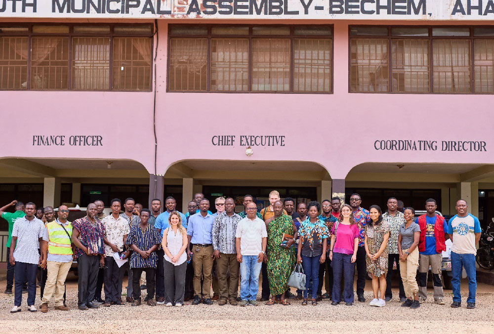Moving Impact Team and the local community at the Municipal Assembly, Bechem